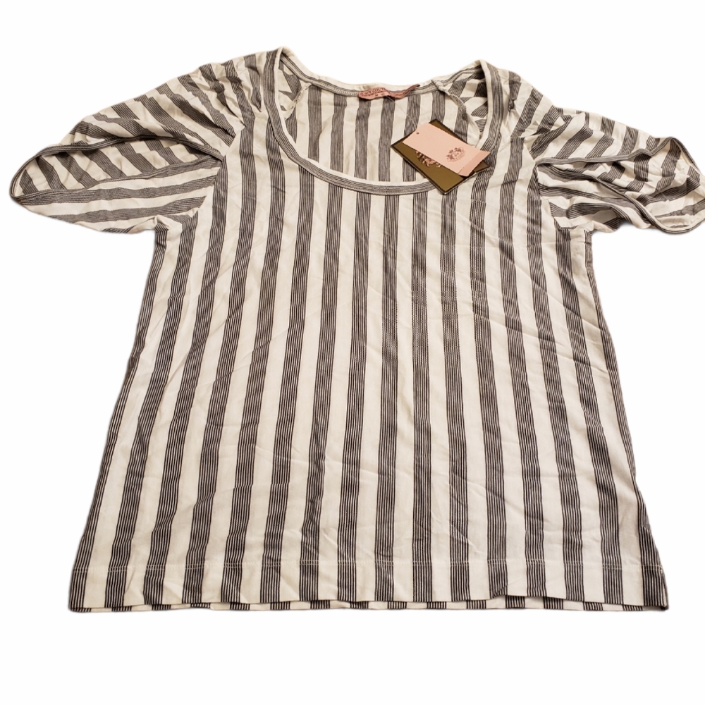 🌷Woman's Juicy Couture striped top NWT
